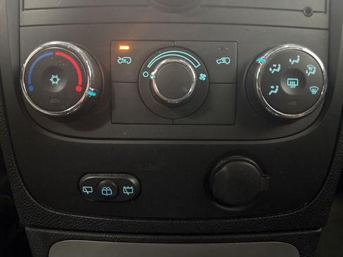 Used 2009 Chevrolet HHR LT image 14