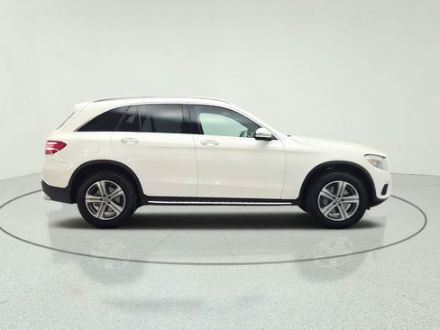 Used 2019 Mercedes-Benz GLC 300 4MATIC image 4