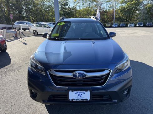 Used 2020 Subaru Outback Premium image 8