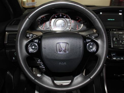 Used 2017 Honda Accord Sport image 12