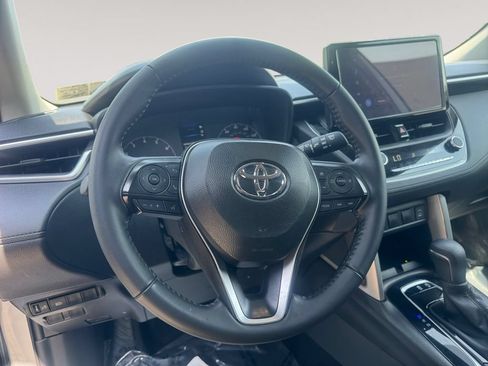 Used 2024 Toyota Corolla Cross LE AWD/4WD image 12
