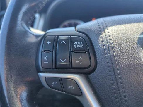 Used 2018 Toyota Highlander XLE image 14