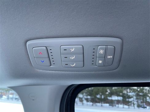 Used 2024 Kia Carnival LX image 24