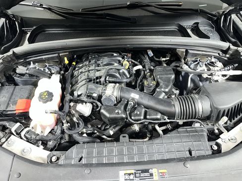 Used 2024 Jeep Grand Cherokee Laredo AWD/4WD image 12