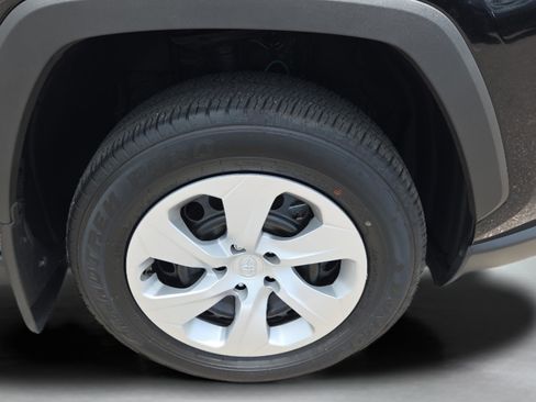 Certified 2025 Toyota RAV4 LE FWD image 31