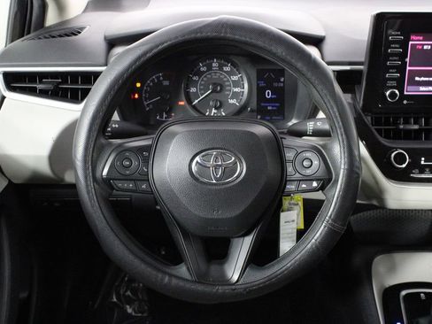 Used 2021 Toyota Corolla L image 19