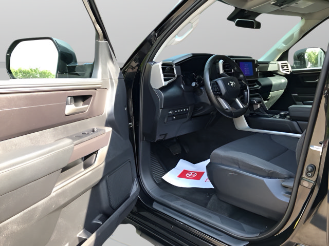 Used 2022 Toyota Tundra SR5 w/ SR5 Convenience Package AWD/4WD image 10