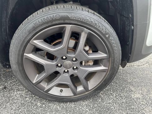 Used 2020 Jeep Renegade Altitude AWD/4WD image 40