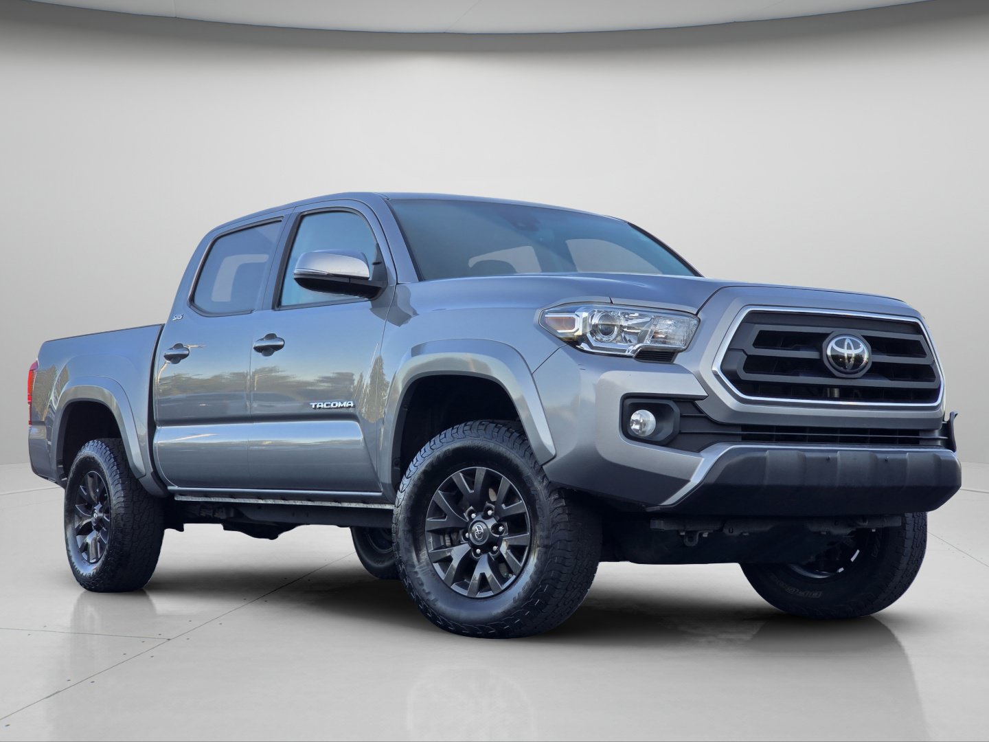 Certified 2021 Toyota Tacoma SR5 w/ Technology Package AWD/4WD image 2