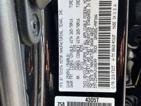 Used 2018 Toyota Tacoma TRD Off-Road AWD/4WD image 20