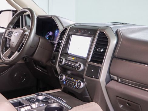 Used 2021 Ford Expedition XLT image 27