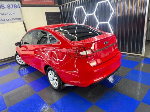 Used 2013 Ford Fiesta SE image 14