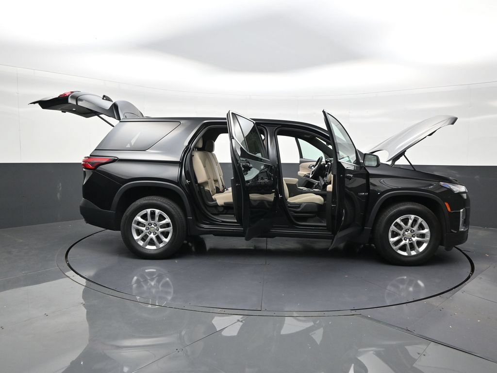 Used 2023 Chevrolet Traverse LS FWD image 30
