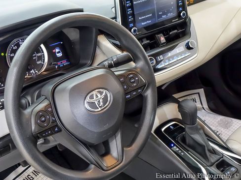 Used 2021 Toyota Corolla LE FWD image 14