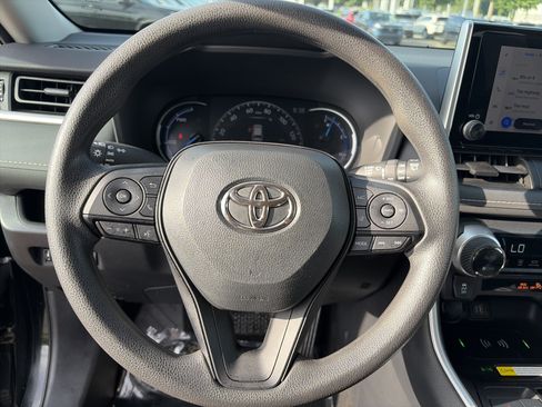 Used 2024 Toyota RAV4 XLE AWD/4WD image 18