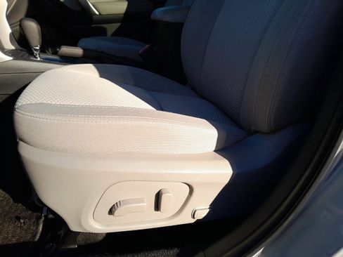 Used 2016 Subaru Forester 2.5i Premium w/ All-Weather Package image 11