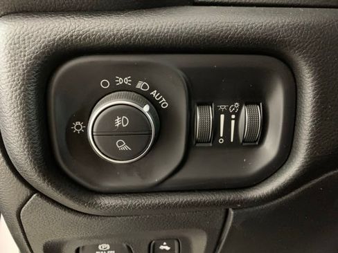 Used 2023 RAM 1500 Laramie AWD/4WD image 33