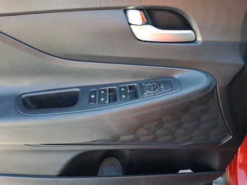 Used 2020 Hyundai Santa Fe SE image 12