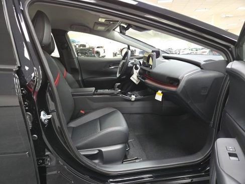 New 2026 Toyota Prius Plug-In Hybrid FWD image 9