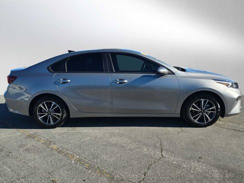 Used 2023 Kia Forte LXS w/ LXS Technology Package image 2