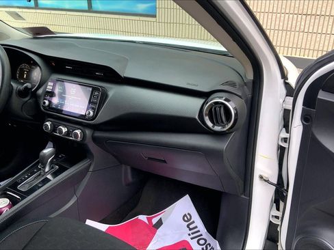 Used 2024 Nissan Kicks SV image 16