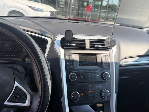 Used 2013 Ford Fusion SE FWD image 16