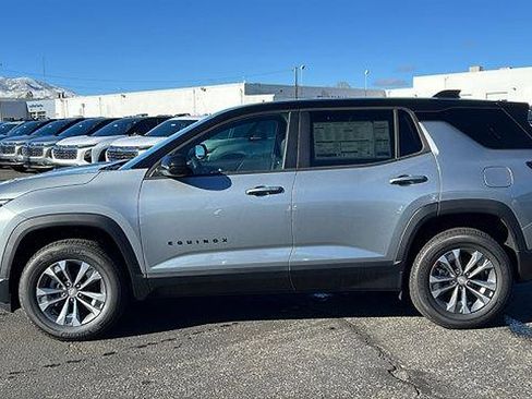 New 2026 Chevrolet Equinox LT w/ Convenience Package II image 8