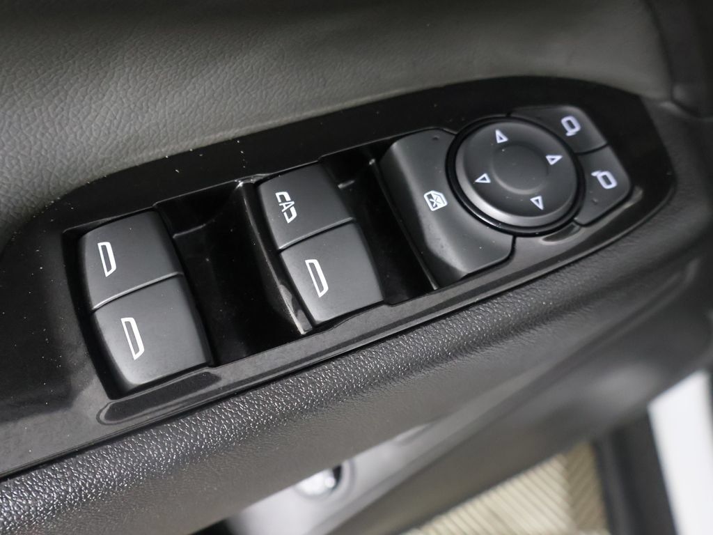 Used 2023 Chevrolet Equinox Premier FWD image 36
