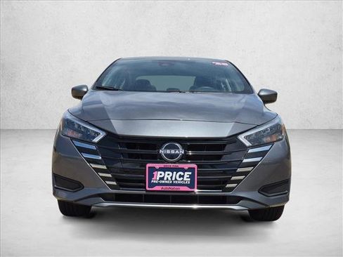 Used 2025 Nissan Versa SV FWD image 2