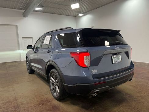 Used 2021 Ford Explorer XLT w/ Equipment Group 202A AWD/4WD image 35