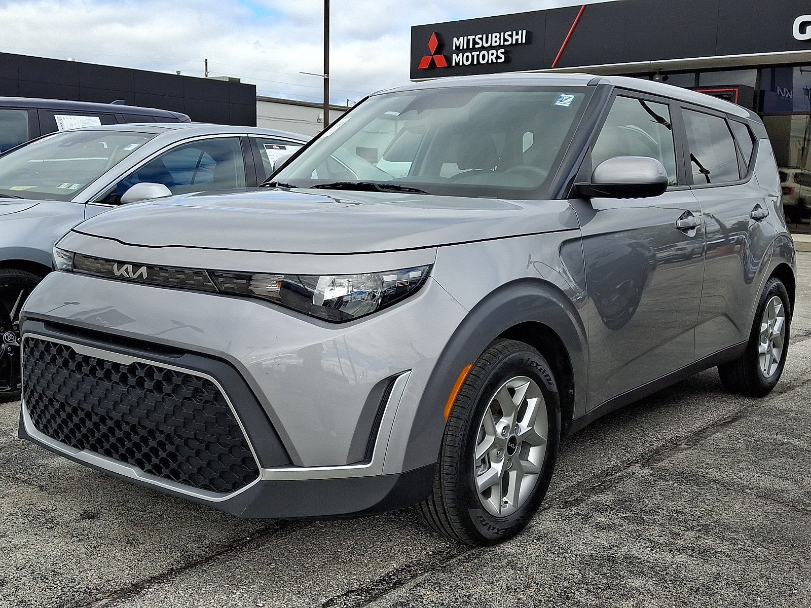 Certified 2023 Kia Soul LX w/ LX Technology Package FWD image 3