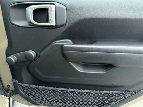 Used 2020 Jeep Gladiator Sport image 35