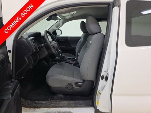 Used 2021 Toyota Tacoma SR AWD/4WD image 12