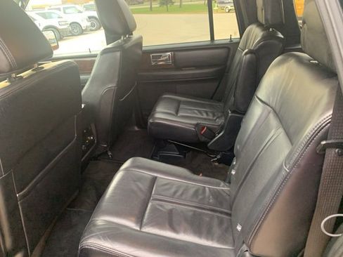 Used 2016 Lincoln Navigator L Select image 12