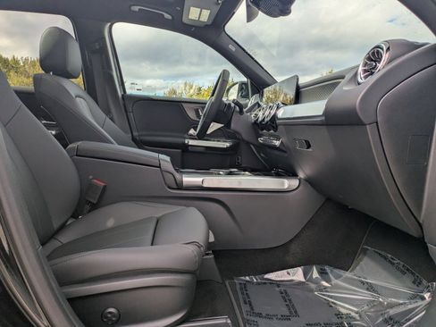 Used 2026 Mercedes-Benz GLB 250 4MATIC image 22
