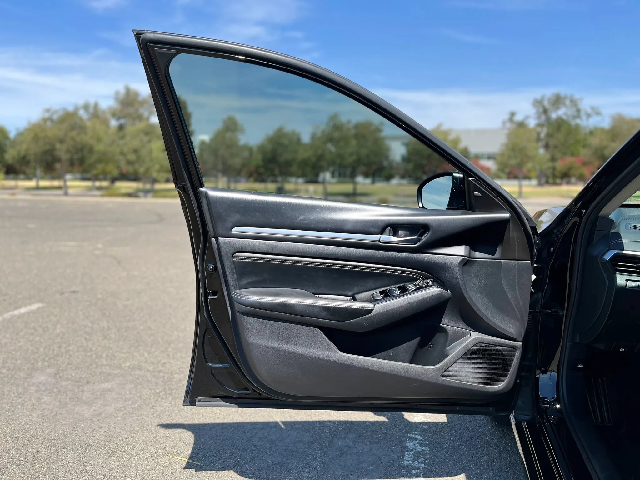 Used 2020 Nissan Altima 2.5 SV AWD/4WD image 9