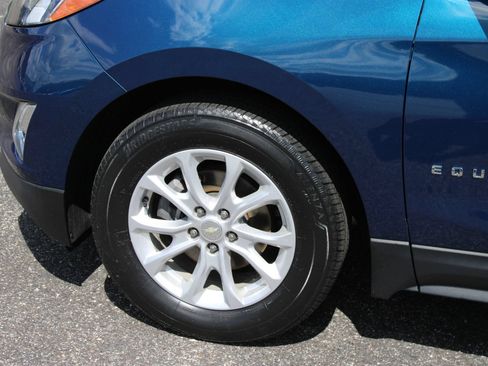 Used 2019 Chevrolet Equinox LT w/ Driver Convenience Package FWD image 11