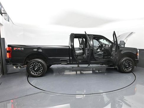 Used 2025 Ford F350 Platinum w/ FX4 Off-Road Package AWD/4WD image 52