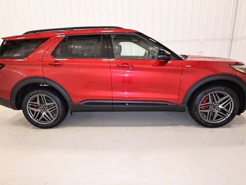 New 2026 Ford Explorer ST-Line image 2