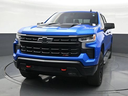 Used 2025 Chevrolet Silverado 1500 LT Trail Boss w/ Convenience Package II AWD/4WD image 8