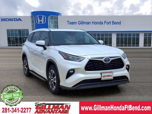 Used 2020 Toyota Highlander XLE FWD image 1