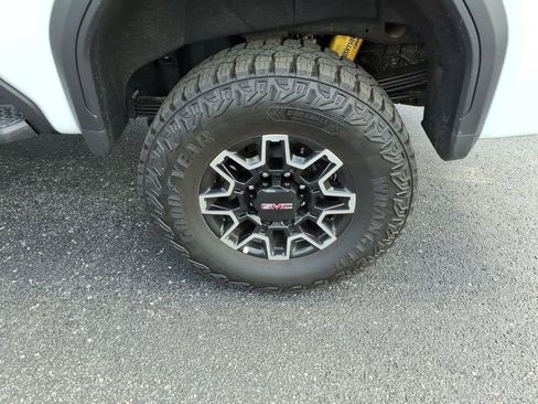 Used 2026 GMC Sierra 2500 AT4X AWD/4WD image 8