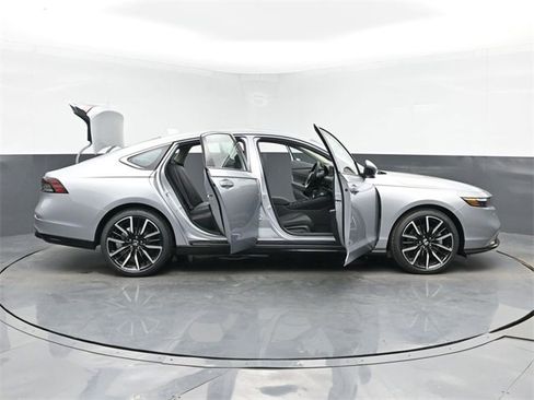 Used 2025 Honda Accord Touring image 50