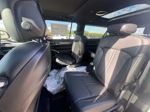 New 2026 Jeep Grand Wagoneer L 4WD image 19
