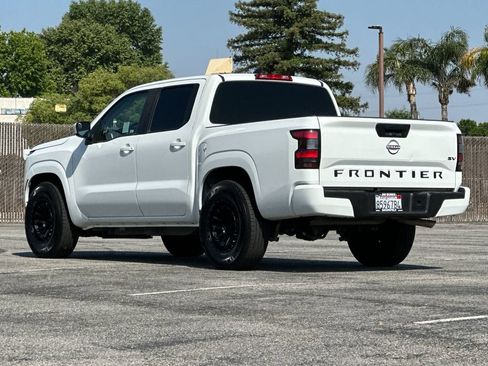 Used 2023 Nissan Frontier SV RWD image 5
