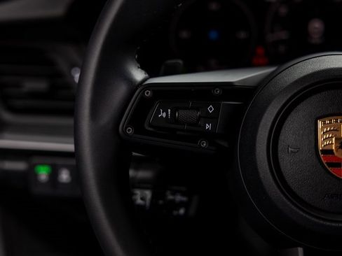 Used 2025 Porsche 911 Carrera image 37