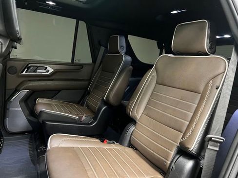 Used 2025 GMC Yukon Denali Ultimate w/ LPO, Floor Liner Package AWD/4WD image 46