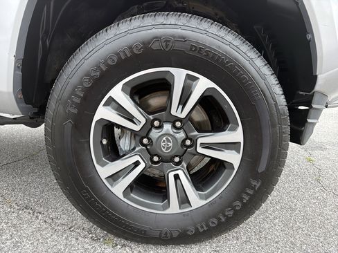 Used 2019 Toyota Tacoma TRD Sport RWD image 24
