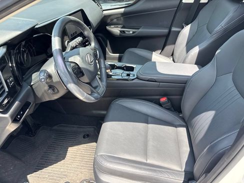 Certified 2024 Lexus NX 250 FWD w/ Towing Package (2000 Lbs) image 17