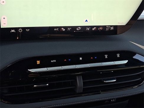 Used 2025 Buick Enclave Preferred image 15